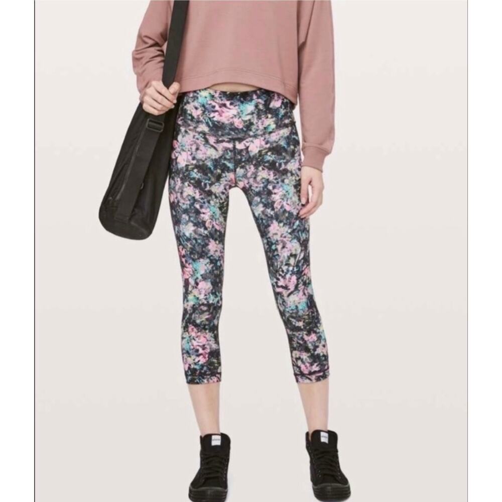 Lululemon Wunder Under Floral Cropped Yoga Leggings 21” Inseam Size 10 *EUC